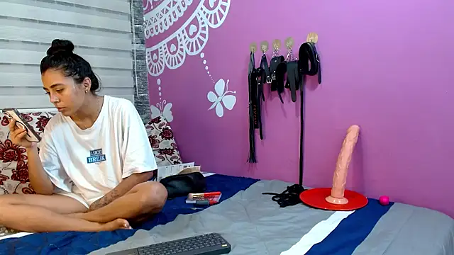 AntonellaAndNoah online show from 11, 2, 2026