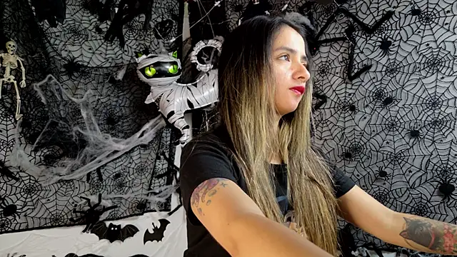 Snapshot of julietta___jackson chatting on 27, 10, 2025 julietta jackson online show from 27, 10, 2025