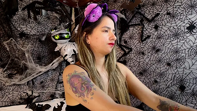 Snapshot of julietta___jackson chatting on 29, 10, 2025 julietta jackson online show from 29, 10, 2025