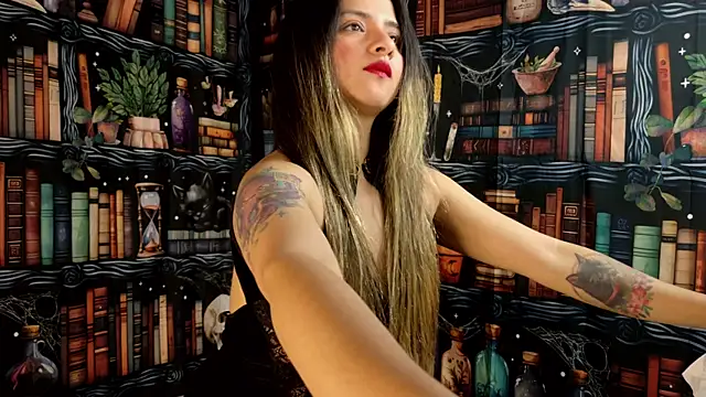 Snapshot of julietta___jackson chatting on 21, 11, 2025 julietta jackson online show from 21, 11, 2025