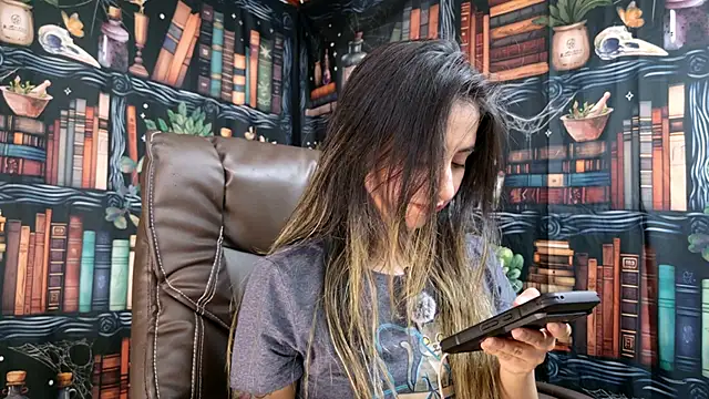 Snapshot of julietta___jackson chatting on 2, 4, 2026 julietta jackson online show from 2, 4, 2026