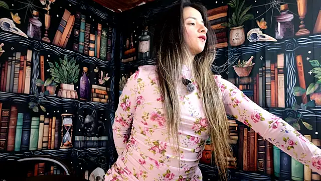 Snapshot of julietta___jackson chatting on 7, 4, 2026 julietta jackson online show from 7, 4, 2026