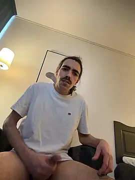 wolfwhite95 online show from 8, 4, 2026