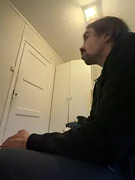 Snapshot of wolfwhite95 chatting on 5, 6, 2026 wolfwhite95 online show from 5, 6, 2026