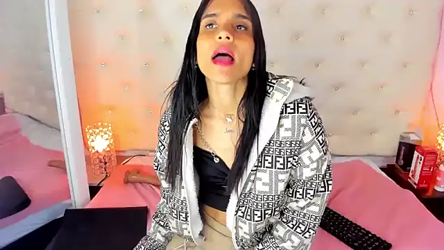 sophie pariss online show from 11, 2, 2025