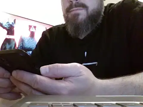 Snapshot of FROL83 chatting on 17, 4, 2026 FROL83 online show from 17, 4, 2026