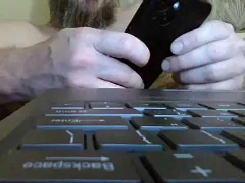 Snapshot of FROL83 chatting on 4, 5, 2026 FROL83 online show from 4, 5, 2026
