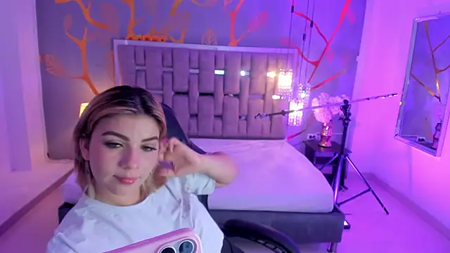 AlessiaDouce online show from 8, 11, 2025