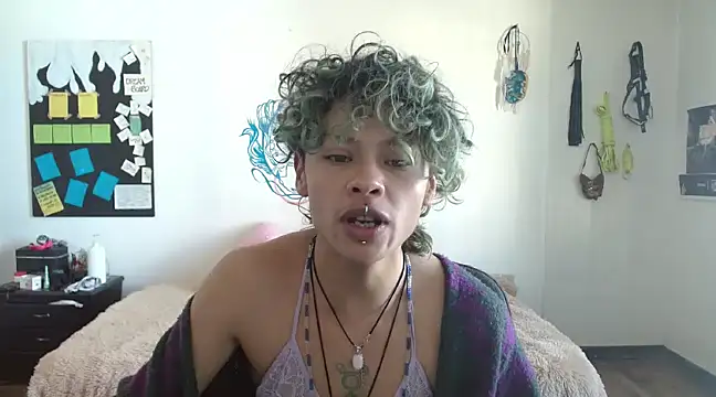 Snapshot of fenixmfx19 chatting on 7, 1, 2025 fenixmfx19 online show from 7, 1, 2025