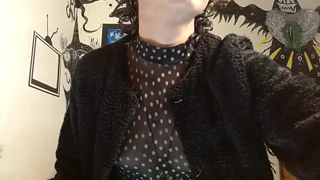 Snapshot of fenixmfx19 chatting on 8, 10, 2025 fenixmfx19 online show from 8, 10, 2025
