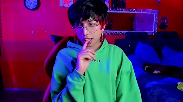 Snapshot of AnggelONfiree chatting on 10, 3, 2025 AnggelONfiree online show from 10, 3, 2025