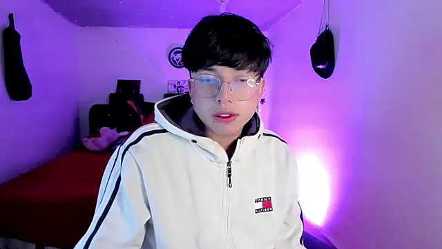 Snapshot of AnggelONfiree chatting on 8, 1, 2026 AnggelONfiree online show from 8, 1, 2026