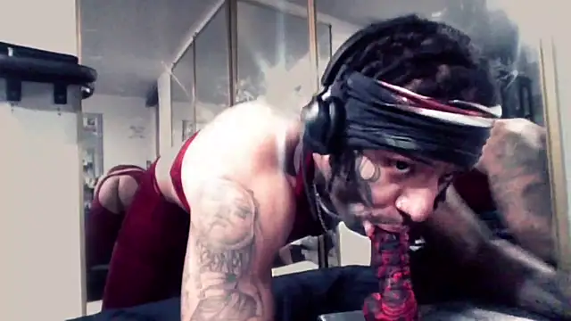 Snapshot of Azazelihornyasf chatting on 7, 4, 2026 Azazelihornyasf online show from 7, 4, 2026