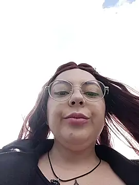 Snapshot of madelaine- chatting on 22, 5, 2026 madelaine- online show from 22, 5, 2026