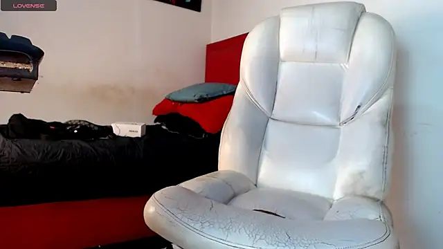 Snapshot of tonibelmont chatting on 9, 4, 2026 tonibelmont online show from 9, 4, 2026