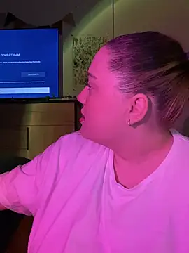 DaisyBooom online show from 20, 2, 2025