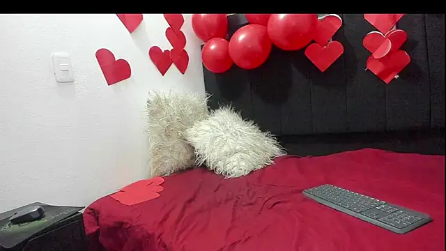 Evaaross 2345 online show from 15, 2, 2025