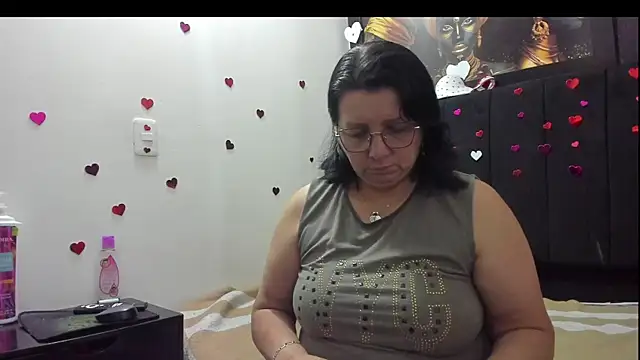 Evaaross 2345 online show from 22, 2, 2026