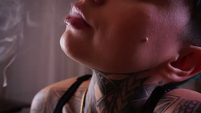 Snapshot of AliceShazaham_ chatting on 26, 1, 2025 AliceShazaham online show from 26, 1, 2025