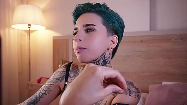 Snapshot of AliceShazaham_ chatting on 7, 2, 2025 AliceShazaham online show from 7, 2, 2025