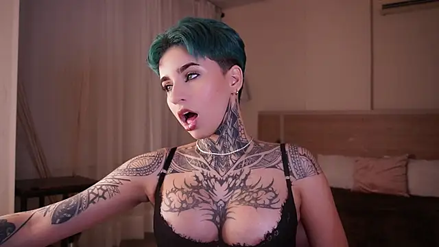 Snapshot of AliceShazaham_ chatting on 9, 2, 2025 AliceShazaham online show from 9, 2, 2025