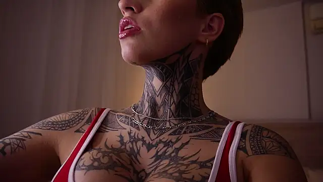 Snapshot of AliceShazaham_ chatting on 5, 3, 2025 AliceShazaham online show from 5, 3, 2025