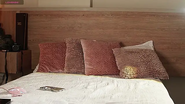 AliceShazaham  online show from 8, 3, 2026