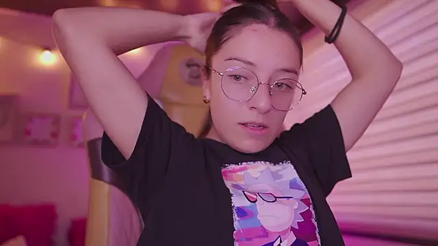 Snapshot of milly_kenner chatting on 9, 2, 2026 milly kenner online show from 9, 2, 2026