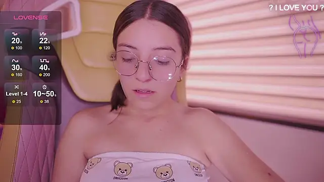 Snapshot of milly_kenner chatting on 5, 3, 2026 milly kenner online show from 5, 3, 2026