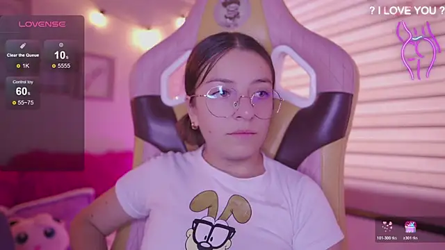 Snapshot of milly_kenner chatting on 13, 3, 2026 milly kenner online show from 13, 3, 2026