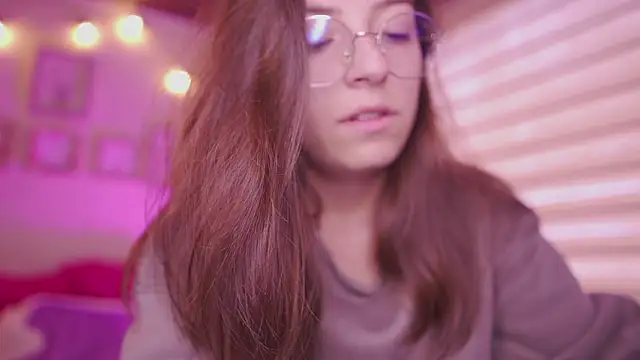 Snapshot of milly_kenner chatting on 16, 3, 2026 milly kenner online show from 16, 3, 2026