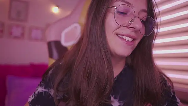 Snapshot of milly_kenner chatting on 14, 4, 2026 milly kenner online show from 14, 4, 2026