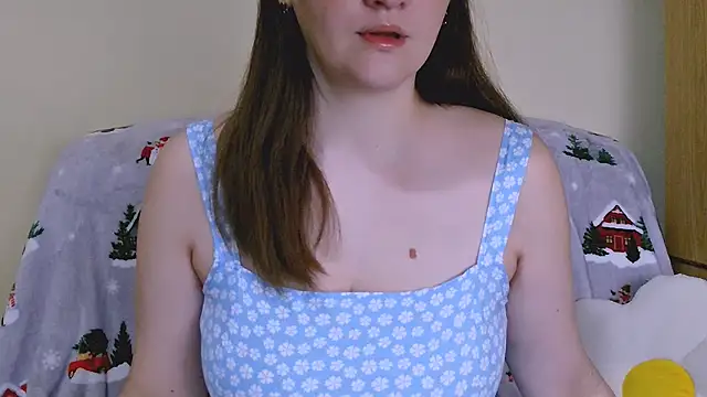 ChubbyMaia online show from 1, 1, 2025