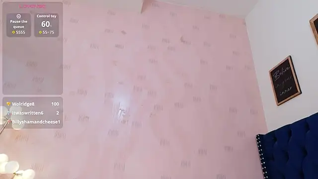 Snapshot of littleebonymommy chatting on 21, 4, 2026 littleebonymommy online show from 21, 4, 2026