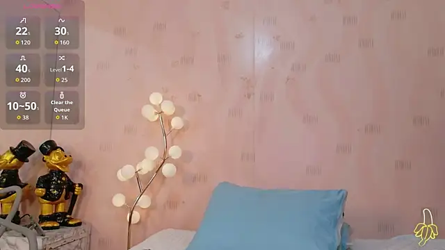 Snapshot of littleebonymommy chatting on 28, 4, 2026 littleebonymommy online show from 28, 4, 2026
