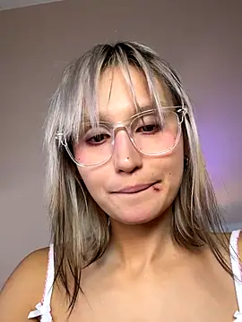 Snapshot of bigbabykiki chatting on 4, 10, 2025 bigbabykiki online show from 4, 10, 2025