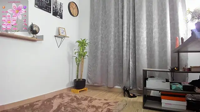 Snapshot of SophieBaker__ chatting on 11, 11, 2025 SophieBaker online show from 11, 11, 2025