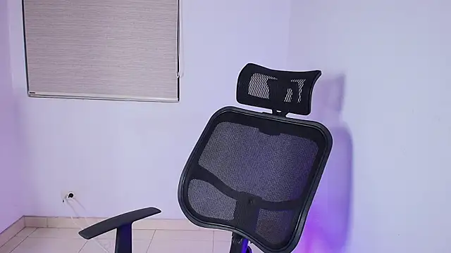 Snapshot of Justyn_Ross chatting on 2, 10, 2025 Justyn Ross online show from 2, 10, 2025