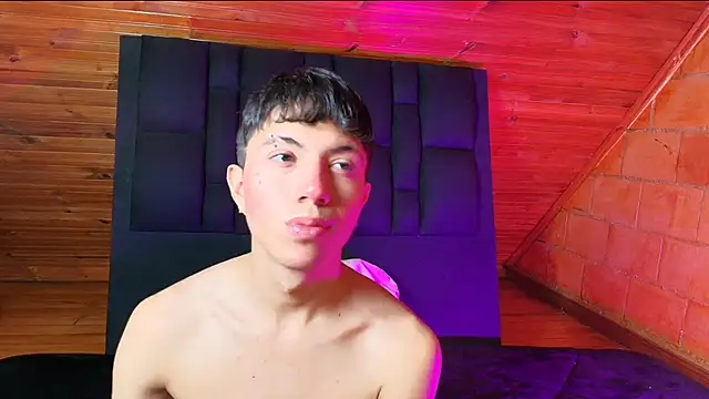 Snapshot of Justyn_Ross chatting on 13, 10, 2025 Justyn Ross online show from 13, 10, 2025