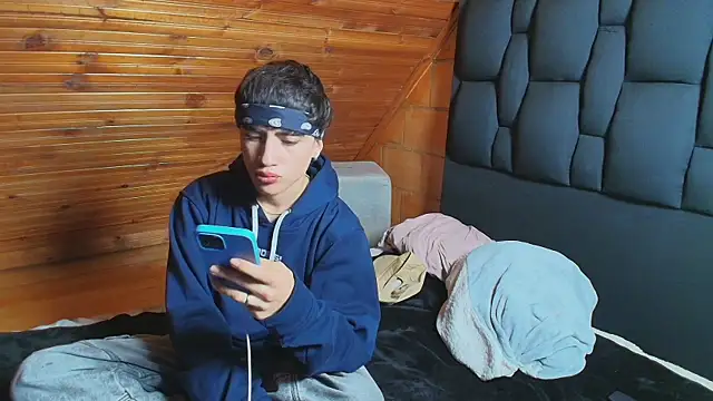 Snapshot of Justyn_Ross chatting on 8, 11, 2025 Justyn Ross online show from 8, 11, 2025