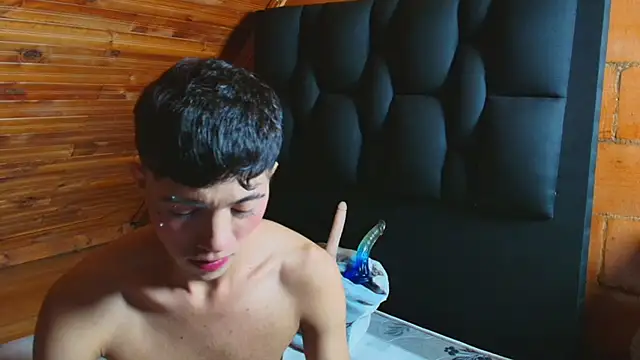 Snapshot of Justyn_Ross chatting on 14, 11, 2025 Justyn Ross online show from 14, 11, 2025