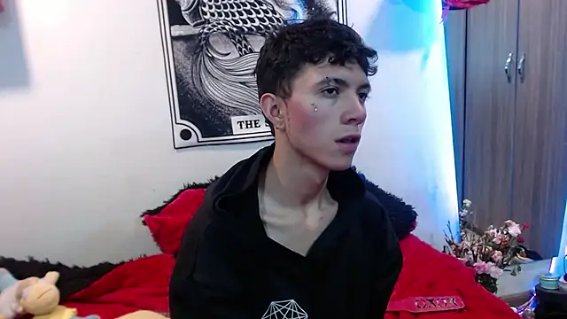 Snapshot of Justyn_Ross chatting on 16, 12, 2025 Justyn Ross online show from 16, 12, 2025