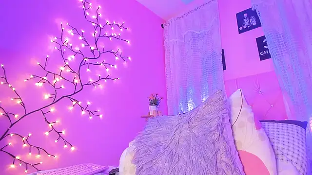 Dulce Girl  online show from 6, 3, 2025