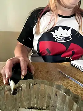 Snapshot of Popinasq chatting on 13, 11, 2025 Popinasq online show from 13, 11, 2025