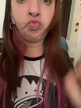 Snapshot of Popinasq chatting on 5, 4, 2026 Popinasq online show from 5, 4, 2026