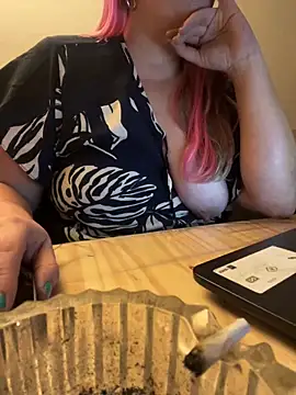 Snapshot of Popinasq chatting on 22, 4, 2026 Popinasq online show from 22, 4, 2026