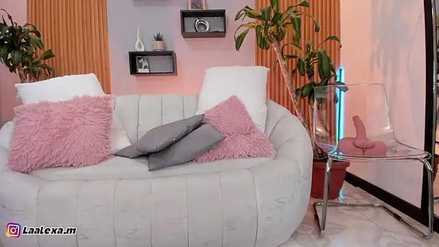 Aixaa charles online show from 7, 2, 2026