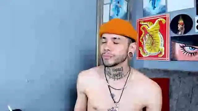 Snapshot of MurdockH chatting on 15, 12, 2025 MurdockH online show from 15, 12, 2025