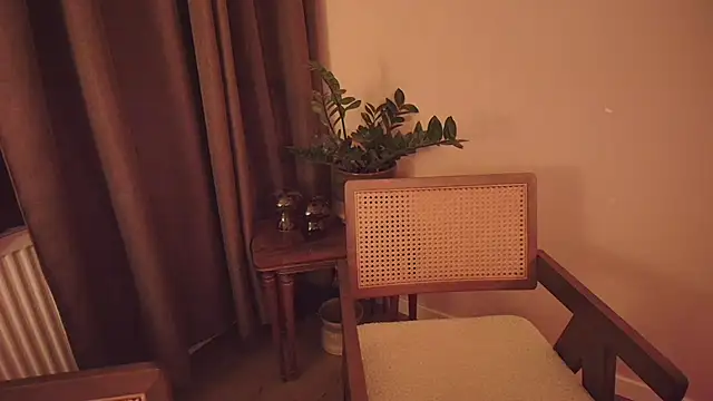 Snapshot of Nina24 chatting on 25, 10, 2025 Nina24 online show from 25, 10, 2025