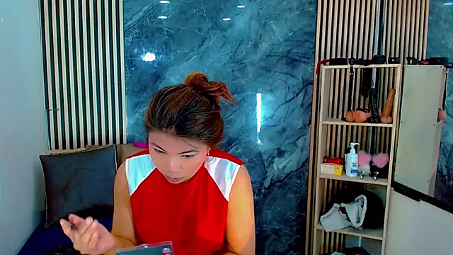 Isalombardi online show from 11, 11, 2025